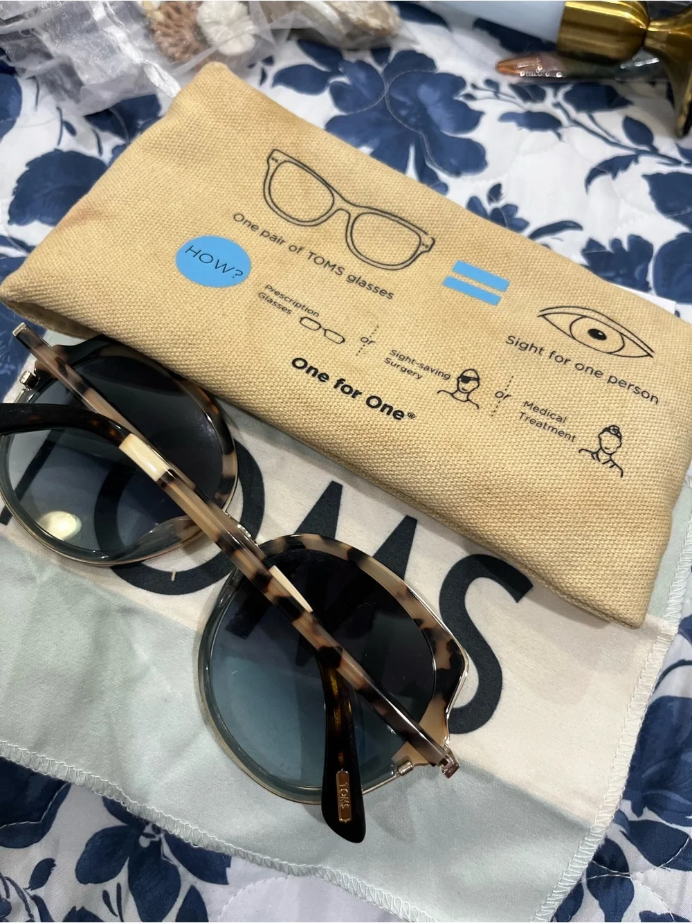 Toms Tortoiseshell Round Sunglasses with Blue Gradient Lenses